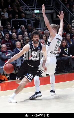 Bologna, Italien. Feb. 2020. Milos teodosic (Virtus segafredo bologna) während Segaftedo Virtus Bologna vs. Partizan Nis Belgrado, Basketball EuroCup Championship in Bologna, Italien, 5. Februar 2020 Credit: Independent Photo Agency/Alamy Live News Stockfoto