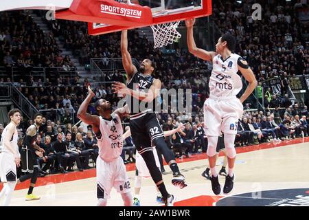 Bologna, Italien. Feb. 2020. Gewinnt Jäger (Virtus segafredo bologna) während Segaftedo Virtus Bologna vs. Partizan Nis Belgrado, Basketball EuroCup Championship in Bologna, Italien, 5. Februar 2020 Credit: Independent Photo Agency/Alamy Live News Stockfoto