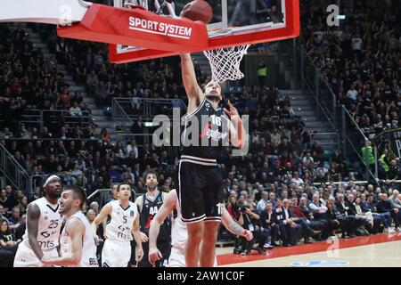 Bologna, Italien. Februar 2020. Marcos delia (Virtus segafredo bologna) während Segaftedo Virtus Bologna vs. Partizan Nis Belgrado, Basketball EuroCup Championship in Bologna, Italien, 5. Februar 2020 Credit: Independent Photo Agency/Alamy Live News Stockfoto