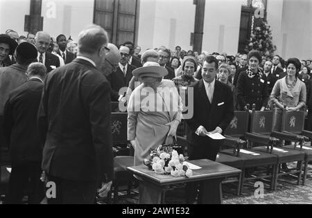 Königin Juliana eröffnet die Ritterkonferenz der Parlamentarischen Union Königin Juliana findet statt Datum: 1. Oktober 1970 Ort: Den Haag, Südholland Schlüsselwörter: Konferenzen, Königinnen, Eröffnungen Personenname: Juliana, Königin Institution Name: Ritter Stockfoto