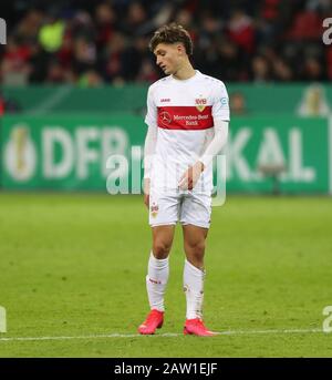 Leverkusen, Deutschland. Februar 2020. Firo: 05.02.2020, Fußball, DFB-Pokal, Runde 16, Saison 2019/2020, Bayer 04 Leverkusen - VfB Stuttgart 2: 1 Mateo KLIMOWICZ, Stuttgart, Austausch weltweite Nutzung Credit: Dpa/Alamy Live News Stockfoto