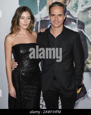 Los Angeles, USA. Februar 2020. (L-R) Alejandra Guilmant und Tony Dalton bei AMC's BETTER CALL SAUL Season 5 Premiere am Mittwoch, 5. Februar 2020, in den Arclight Cinemas Hollywood in Los Angeles, Kalifornien. (Foto Von Sthanlee B. Mirador/Sipa USA) Kredit: SIPA USA/Alamy Live News Stockfoto