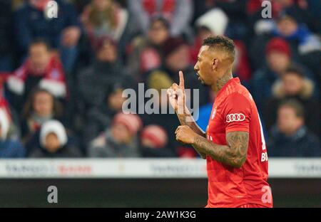 München, Deutschland. Februar 2020. Fußball München-Hoffenheim, München, 5. Februar 2020. Jerome BOATENG (FCB 17) FC BAYERN MÜNCHEN - TSG 1899 HOFFENHEIM 4-3 - DFB-REGELUNGEN VERBIETEN JEDE VERWENDUNG VON FOTOS als BILDSEQUENZEN und/oder QUASI-VIDEO - DFB-Pokal, Deutscher Fußball-Pokal, Best of Eight, München, 05. Februar 2020. Staffel 2019/2020, Credit: Peter Schatz/Alamy Live News Stockfoto