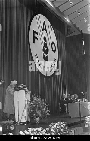 Königin Juliana eröffnet den zweiten Welternährungsgipfel der FAO im Kongress, Den Haag; Königin Juliana während der Rede vor dem FAO-Vorstand Datum: 16. Juni 1970 Ort: Den Haag, South Holland Schlüsselwörter: KONGRESSZENTRUM, Königinnen, Eröffnungen Personenname: Juliana (Königin Niederlande) Stockfoto