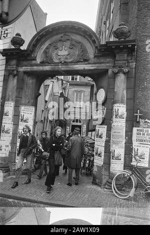 Oudemanhuispoort, Amsterdam Datum: 16. Oktober 1972 Standort: Amsterdam, Noord-Holland Institution Name: Oudemanhuispoort Stockfoto