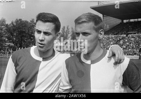 Fußballspiel von Sparta gegen Feyenoord Rotterdam ove Kindvall Rechte Mitfußballer Bild Datum: 11. September 1966 Ort: Rotterdam, South Holland Schlüsselwörter: Sport, Fußball Personenname: Kindvall, Ove Institution Name: Feyenoord Stockfoto