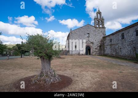 Altes, mittelalterlichen Kloster in der Region der Berge in Galicien, Spanien Stockfoto