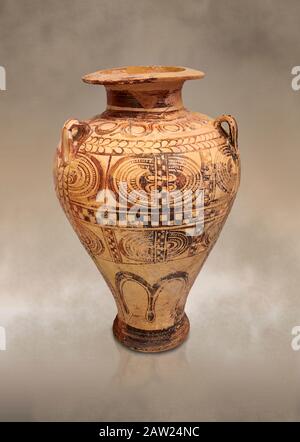 Minoische, im Palaststil gehaltene, mit Lehm verzierte Gläser aus dem Knossos-Isopata 'Königliches Grab' 1600-1500 v. Chr., Archäologisches Museum Heraklion. Stockfoto