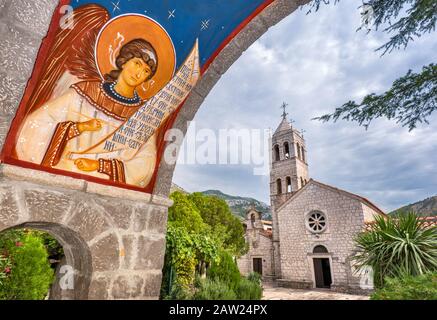 Gemälde am Eingang, Kirche im Kloster Rezevici, Serbisch-orthodoxe Kloster, im Stil des byzantinischen Stils, in der Nähe von Budva, Montenegro Stockfoto