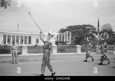 Festlichkeiten beim Transfer und Abzug britischer Truppen von der Indonesien-Parade britischer Truppen. Band Pipers 7. Dezember Division Datum: 22. November 1946 Ort: Batavia, Indonesien, Jakarta, Niederländisch-Ostindien Stockfoto