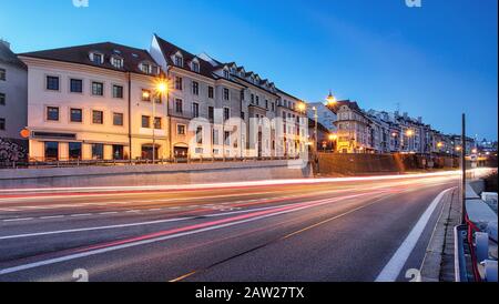 Bratislava Strasse Staromestska - Altstadt, in der Slowakei bei Nacht Stockfoto