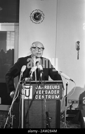 Parteirat Arbeit in Utrechter, den Uyl während der Rede Datum: 5. Mai 1973 Ort: Utrechter Schlüsselwörter: Parteiräte, Personennamenreden: Uyl, Joop den Stockfoto