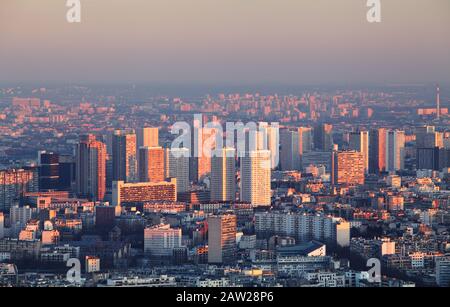 Die Stadt Paris Panorama - Luftbild bei Sonnenuntergang Stockfoto