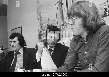 Pressekonferenz Ex-CIA-Agent Philip Agee im Zusammenhang mit der Ausweisung aus den Niederlanden; Rechtsberater WJ van Bennekom, Nr. 24A Mr. Van Bennekom / Datum:... Dezember 1977 Schlüsselwörter: Pressekonferenzen, Ratgeber Personenname: Bennekom, WJ of Stockfoto