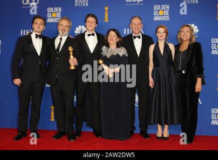 77. Jährliche Golden Globes 2019 - Presseraum im Beverly Hilton in Beverly Hills, Kalifornien. Mit: Jeremy Strong, Jesse Armstrong, Nicholas Braun, Sarah Snook, Brian Cox, Alan Ruck Where: Los Angeles, Kalifornien, Vereinigte Staaten Wann: 06 Jan 2020 Credit: Adriana M. Barraza/WENN Stockfoto