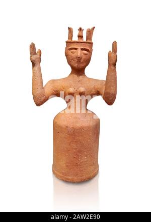 Minoische Statue der postpalastartigen Terracotta-Göttinnen mit erhobenen Armen, Karphi Sanctuary 1200-1100 v. Chr., Archäologisches Museum Heraklion, weißer Hintergrund. Stockfoto