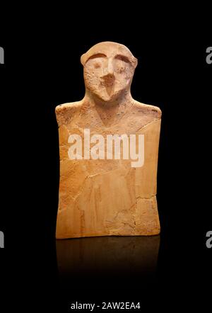 Svoitive Tablette für den Minoischen Kult, Karphi Sanctuary 1200-1100 v. Chr., Archäologisches Museum Heraklion, schwarzer Hintergrund. In diesem Zeitraum sowohl Minoan als auch M Stockfoto