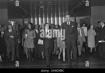 Pierre Jansen eröffnete die 24. Internationale Heimatausstellung im RAI, Amsterdam Pierre Jansen Datum: 11. April 1969 Standort: Amsterdam, Noord-Holland Schlüsselwörter: Ausstellungen, Eröffnungen Personenname: Janssen, Pierre Stockfoto