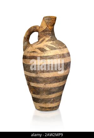 Minoisch dekorierte Kanne im Kamares-Stil mit comnzentrischem Ringmuster, Poros-Friedhof 1800-1650 v. Chr.; Archäologisches Museum Heraklion, weißer Hintergrund. Stockfoto