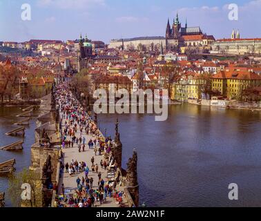 Prag - Übersicht mit Karlsbrücke, Vltava und Veitsdom Stockfoto