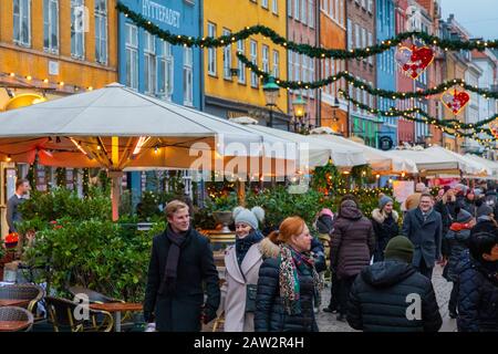 Weihnachtsmarkt in Nyhavn, Kopenhagen, Dänemark Stockfoto