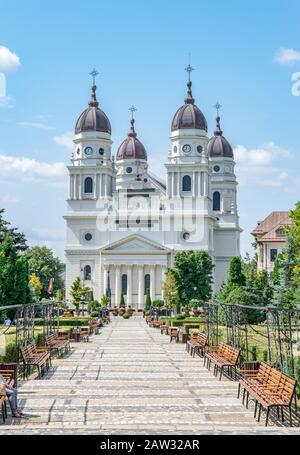 Die Metropolitankathedrale in Iasi, Rumänien. Sie ist die größte historische orthodoxe Kirche in Rumänien. Eine Wahrzeichen Kirche in Iasi an einem sonnigen Sommertag Wi Stockfoto
