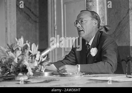 Prinz Bernhard hielt Pressekonferenz in Soestdijk, Material Dutch Civilization an der Harvard University Datum: 30. Mai 1967 Ort: Soestdijk Utrechter Schlüsselwörter: Pressekonferenzen, Princes Person Name: Bernhard, Prince Stockfoto