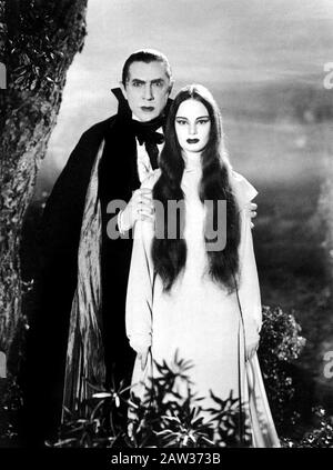 1935 , USA : Der Schauspieler BELA LUGOSI (* 1882 in Carroll Borland in DER MARK DES VAMPIRS ("I vampiri di Praga") von Tod Browning , Pubblicity s. Stockfoto