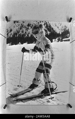 Königsfamilie in Lech, Alexander auf Skis Datum: 18. März 1973 Ort: Lech Schlagwörter: Fürsten, Skier, Skiname: Alexander Stockfoto