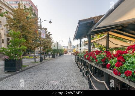 Iasi, Rumänien - 6. August 2019: Stephen The Great Boulevard in Iasi, Rumänien. Die schönste Straße in Iasi, die zum Kulturpalast in Iasi führt, Stockfoto