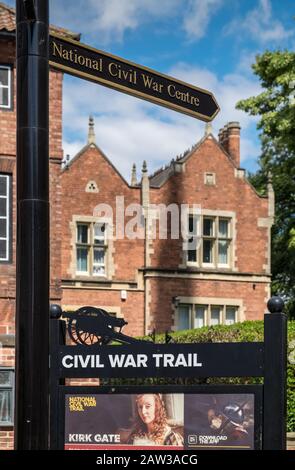 Beschilderung und Werbetafel für das National Civil war Center, Newark Upon Trent, Nottinghamshire Stockfoto