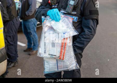 Clacton, Essex, Großbritannien. Februar 2020. Essex Police execute County Lines Drogenhandel Suchbefehle in Essex und London, was zu einer Reihe von Verhaftungen und Beschlagnahme von Drogen der Klasse A und Geldgutschrift führte: Ricci Fothergill/Alamy Live News Stockfoto