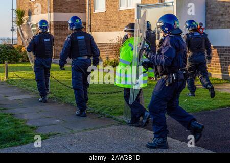 Clacton, Essex, Großbritannien. Februar 2020. Essex Police execute County Lines Drogenhandel Suchbefehle in Essex und London, was zu einer Reihe von Verhaftungen und Beschlagnahme von Drogen der Klasse A und Geldgutschrift führte: Ricci Fothergill/Alamy Live News Stockfoto