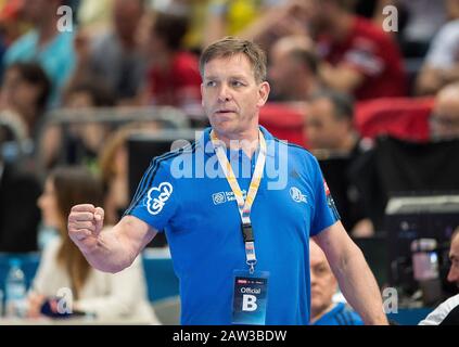 Alfred GISLASON soll Nachfolger des entlassenen Trainers Christian PROKOP werden. Archivfoto: Trainer Alfred GISLASON, Kiel, Geste, Geste. Spiel um Platz 3, Paris St. Germain - THW Kiel (KI) 29:27, am 29.05.2016. Handball Champions League Finale Vier am 28. Mai bis 29. Mai 2016 in Köln/Deutschland. â Nutzung weltweit Stockfoto