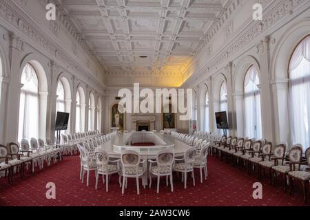 Weiße Halle des Livadia Palastes für Empfänge, Dinnerpartys und Bälle, Krim. Stockfoto