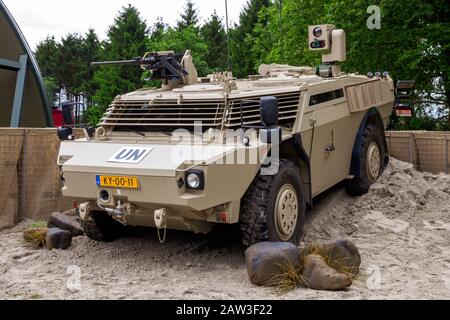 GILZE-RIJEN, NIEDERLANDE - Jun 20, 2014: Fennek Armoured Reconnaissance Vehicle der niederländischen Armee beim Air Force Open Day. Stockfoto