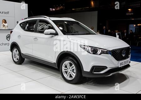 Brüssel - 9. JANUAR 2020: Das Elektro-SUV-Modell mg ZS EV wurde auf der Autosalon 2020 in Brüssel vorgestellt. Stockfoto