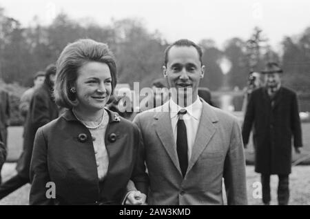 Prinzessin Irene und Prinz Hugo Carlos de Bourbon-Parma im Palast von Soestdijk, Prinzessin Irene und Prinz Carlos Datum: 9. Februar 1964 Ort: Soestdijk Utrechter Schlüsselwörter: Königshaus, Porträts, Prinzen, Prinzessinnen, Engagements Personenname: Carlos Hugo, Prinz, Irene, Prinzessin Stockfoto