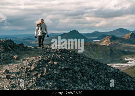 Fotograf Wandern in Landmannalaugar Stockfoto