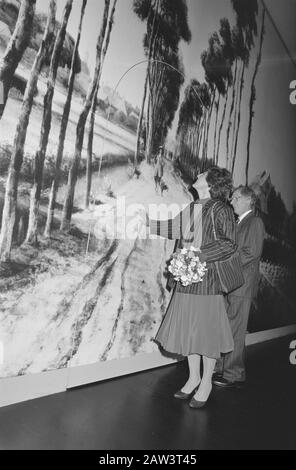 Prinzessin Margriet eröffnet Ausstellung Unsere Meister der Landschaft im Rijksmuseum in Amsterdam Datum: 1. Oktober 1987 Ort: Amsterdam, Noord-Holland Schlüsselwörter: Eröffnungen, Ausstellungen Personenname: Margriet Prinzessin Stockfoto