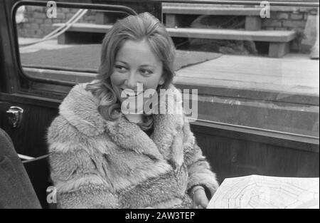 Prinzessin Paola und Prinz Albert von Belgien in Amsterdam Princess Paola Kanalboot Datum: 22. März 1969 Ort: Amsterdam, Noord-Holland Schlüsselwörter: Prinzessinnen, Ausflugsboote Personenname: Albert Prince, Paola, Prinzessin von Belgien Stockfoto