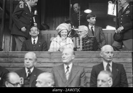 Prinzessin Beatrix eröffnete das neue Reitzentrum im Military Equestrian Center Marcroix in der Bernhard-Kaserne in Amersfoort Princess, Reitschulen, Häfen, Beatrix, Princess Date: 20. März 1979 Standort: Amersfoort Keywords: Ställe, Öffnungen, Prinzessinnen Personenname: Beatrix, Prinzessin Stockfoto