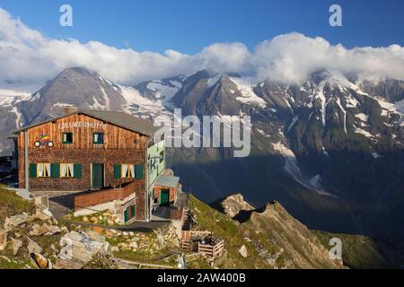 Edelweißspitze 2572 m, Berghütte Edelweißhütte im Nationalpark hohe Tauern/Hohe Tauern, Salzburg, Österreich Stockfoto