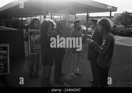 Proteste gegen Kaffee aus dem angolanischen AH-Werk in Tilburg Datum: 3. Oktober 1973 Standort: Angolanische, Tilburger Stichwörter: Kaffee, Proteste Stockfoto