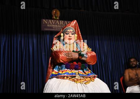 Navarasa Kathakali Center, Thekkady, Klassischer indischer Tanz aus der südwestindischen Region Stockfoto