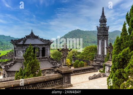 Die historische Stätte des Königskhai-Dinh-Grabmals in der Nähe von Hue, Vietnam, Asien. Stockfoto