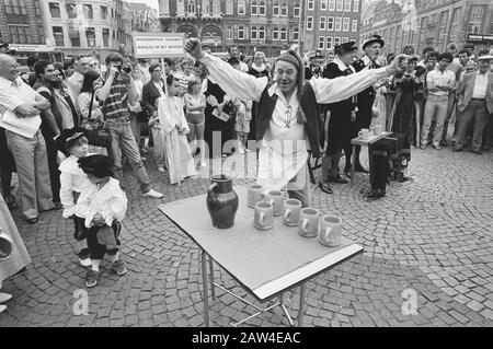 Rhetorik von Antwerpen in Amsterdam im Zusammenhang mit der Brederode-Gedenkfeier 1985 in Amsterdam; Rhetorik findet am Datum des Damms statt: 15. August 1984 Ort: Amsterdam, Noord-Holland Schlüsselwörter: Gedenkfeiern Personenname: Brederode Stockfoto