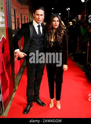 Joey Essex und Lorena Medina nehmen an Den Sun Military Awards 2020 im Banqueting House, London, teilzunehmen. Stockfoto