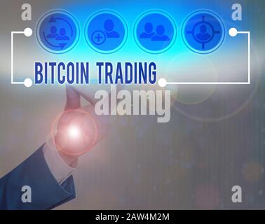 Hinweis zum Bitcoin Trading. Geschäftskonzept für den Kauf und Verkauf von Kryptokurrency auf dem Aktienmarkt Stockfoto