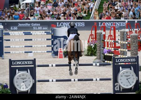 Datei: 6. Februar 2020. Bill Gates Tochter Jennifer verlobte sich mit der ägyptischen Reiterei Nayel Nassar. Foto aufgenommen: Miami BEACH, FL - 20. APRIL: Jennifer Gates bei den Finals der Longines Global Champions Tour in Miami Beach. Die Tochter von Sänger Bruce Springsteen Jessica Rae Springsteen und die Mitfahrer, Die Ehemalige Bürgermeisterin von New York Michael Bloombergs Tochter Georgina Bloomberg sowie Bill Gates Tochter Jennifer Gates, waren am 20. April 2019 in Miami Beach, Florida, Anwesend: Jennifer Gates Credit: Storms Media Group/Alamy Live News Stockfoto